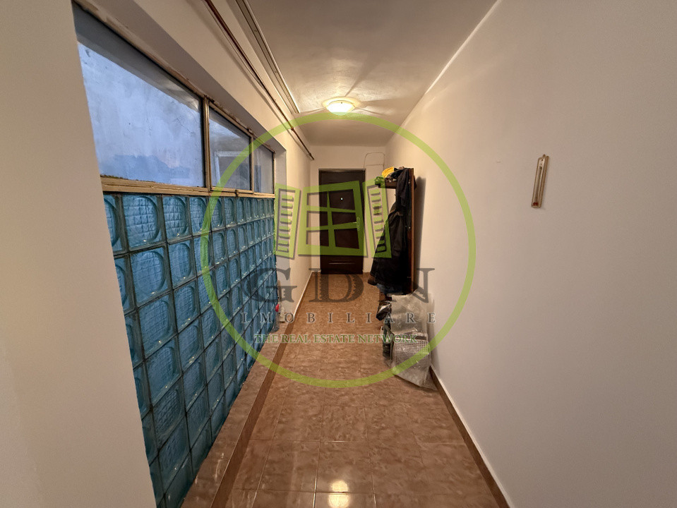 Apartament 3 camere, decomandat, 70.4 mp, Calea Bucuresti, Zona Institut 