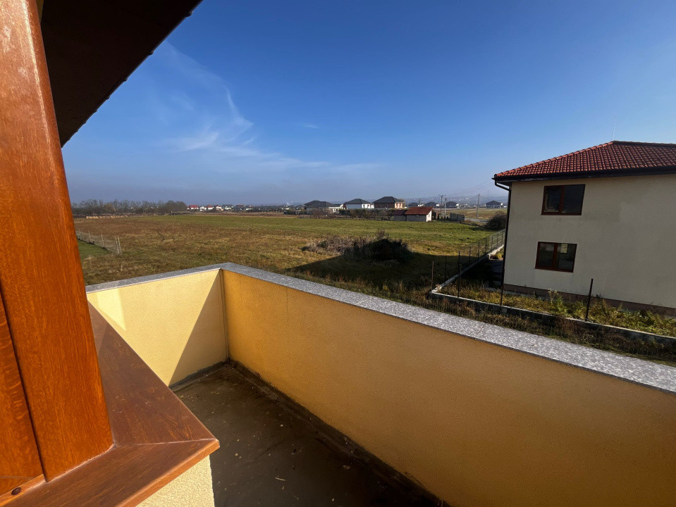 Oportunitate! Casă cu etaj, semifinisată, 142 mp. + 900 mp. curte