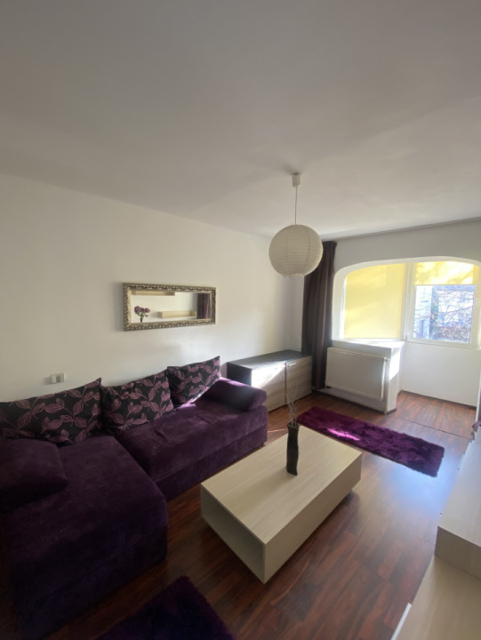 Vânzare apartament 3 camere Etaj 1 Tractorul Brașov