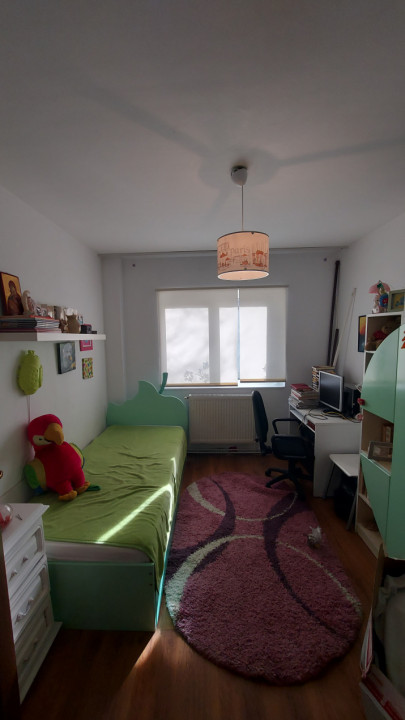 Vânzare apartament 3 camere Etaj 1 Tractorul Brașov