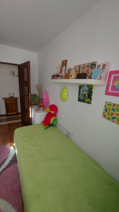 Vânzare apartament 3 camere Etaj 1 Tractorul Brașov