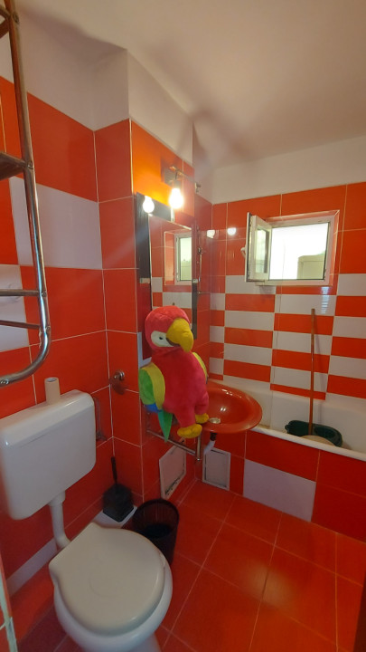 Vânzare apartament 3 camere Etaj 1 Tractorul Brașov