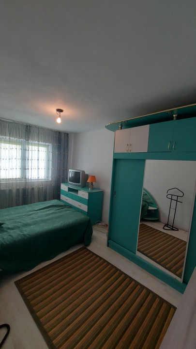 Vânzare apartament 3 camere Etaj 1 Tractorul Brașov