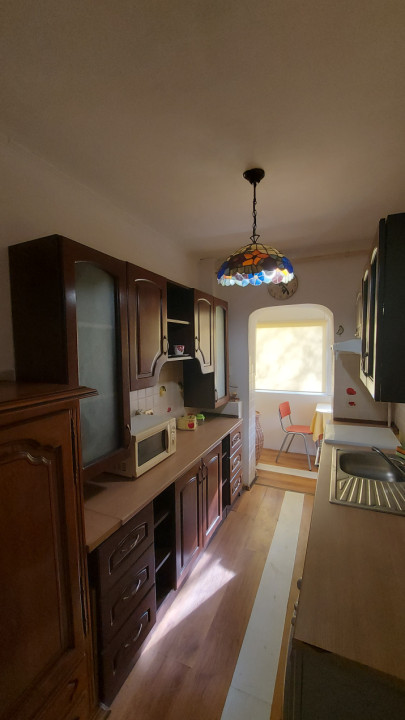 Vânzare apartament 3 camere Etaj 1 Tractorul Brașov