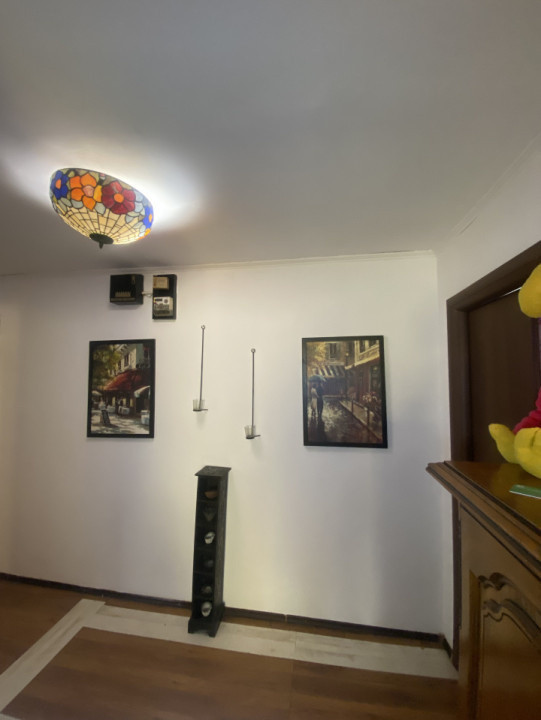 Vânzare apartament 3 camere Etaj 1 Tractorul Brașov