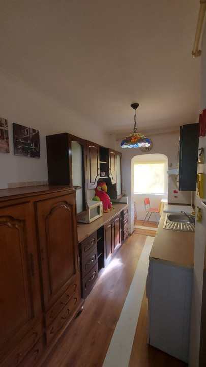 Vânzare apartament 3 camere Etaj 1 Tractorul Brașov