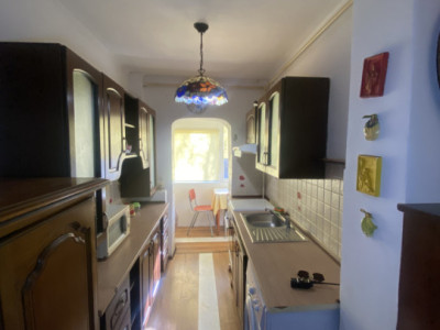 Vânzare apartament 3 camere Etaj 1 Tractorul Brașov