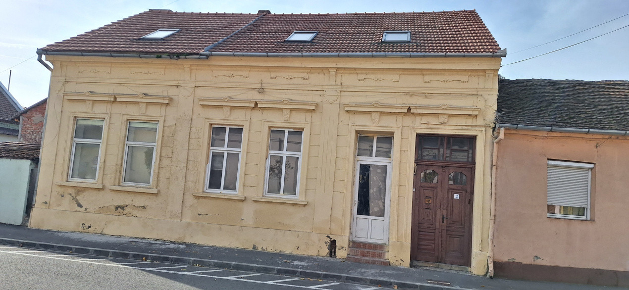 Apartament 4 camere, strada Tuberozelor