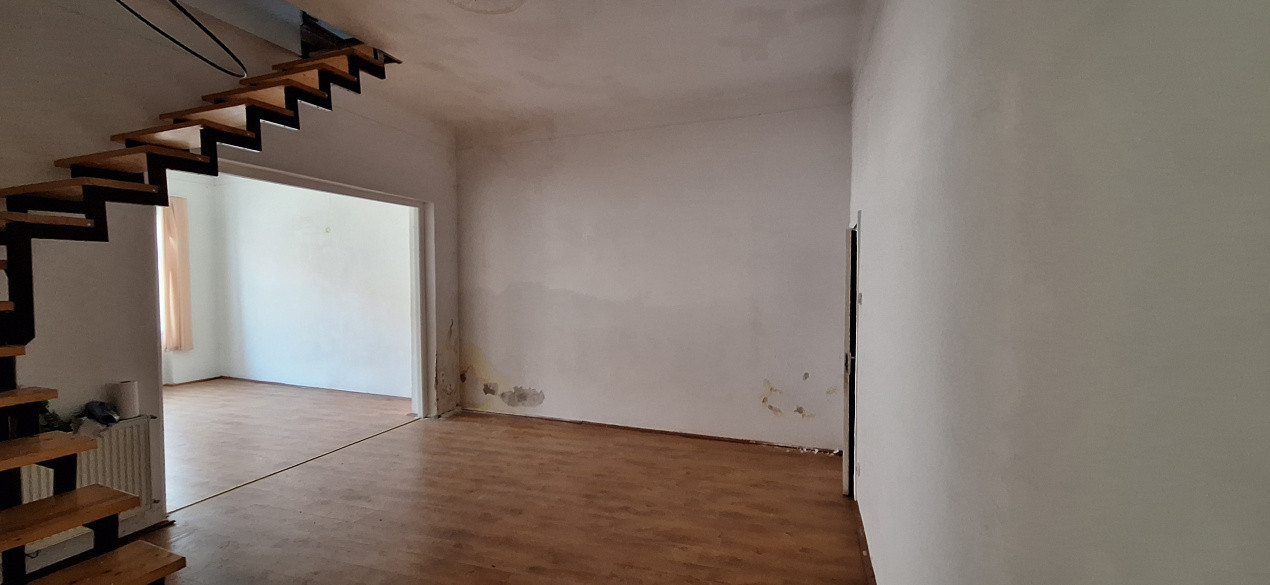 Apartament 4 camere, strada Tuberozelor