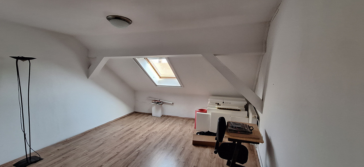 Apartament 4 camere, strada Tuberozelor