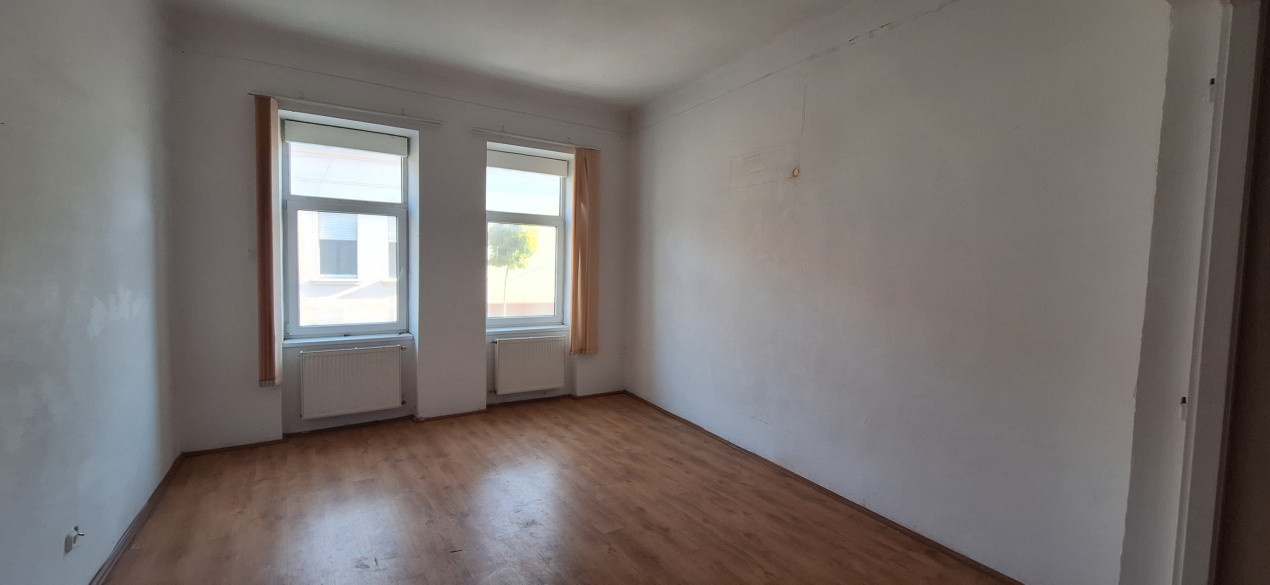 Apartament 4 camere, strada Tuberozelor