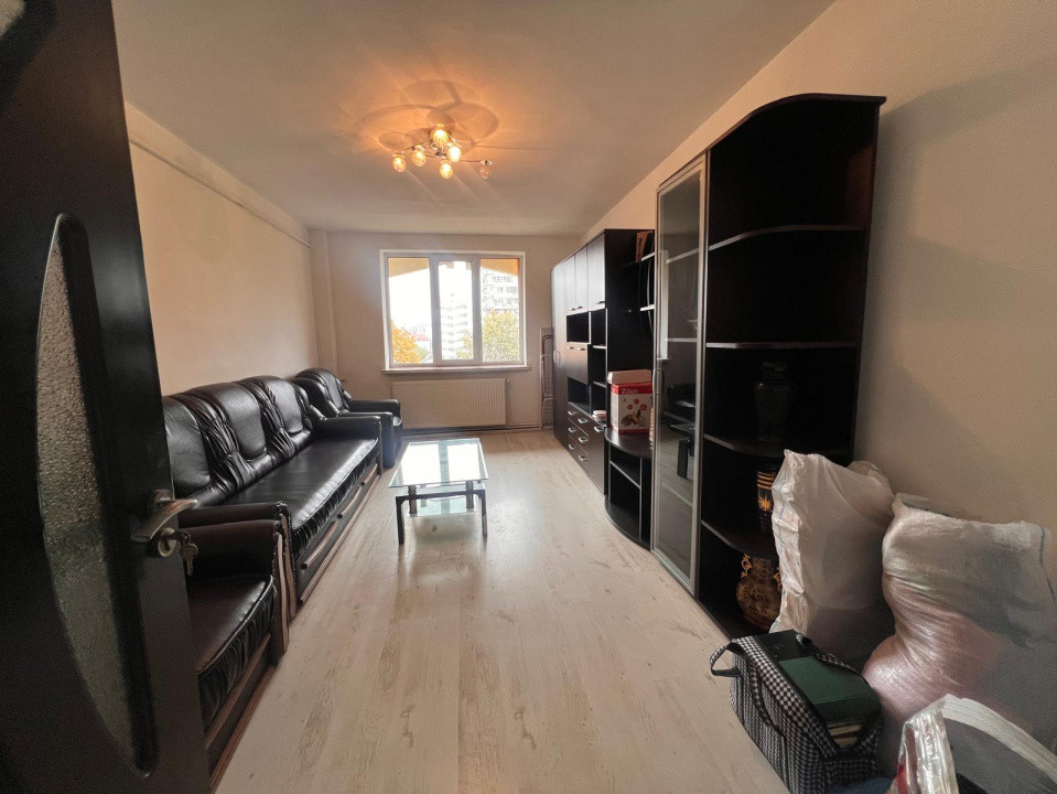 Apartament 3 camere, semidecomandat, 68.40 mp, Brazda lui Novac, zona Garii