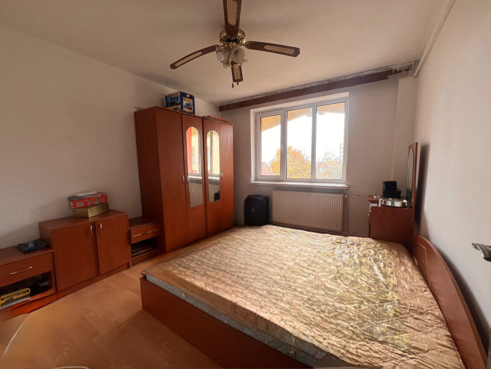 Apartament 3 camere, semidecomandat, 68.40 mp, Brazda lui Novac, zona Garii