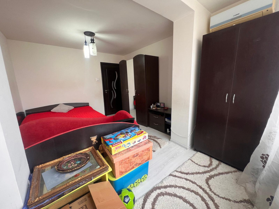 Apartament 3 camere, semidecomandat, 68.40 mp, Brazda lui Novac, zona Garii