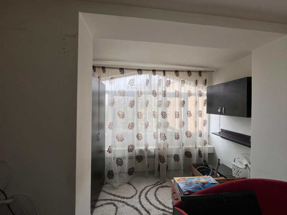 Apartament 3 camere, semidecomandat, 68.40 mp, Brazda lui Novac, zona Garii