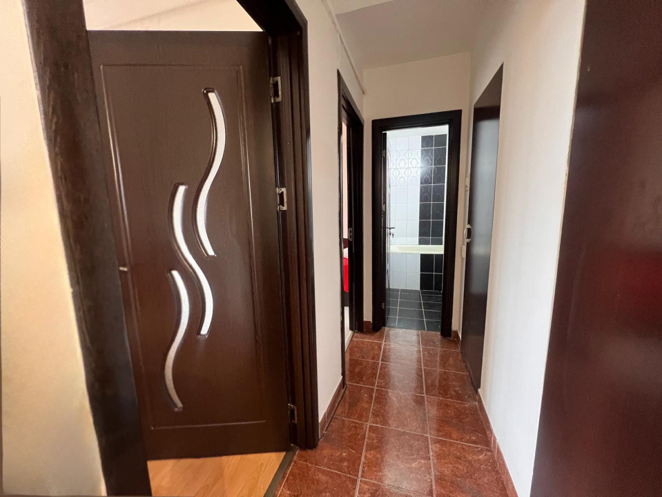 Apartament 3 camere, semidecomandat, 68.40 mp, Brazda lui Novac, zona Garii