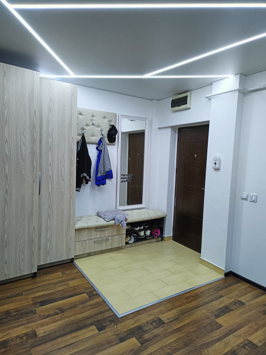 Apartament 3 camere – mobilat, utilat, modern, parter înalt – loc parcare inclus