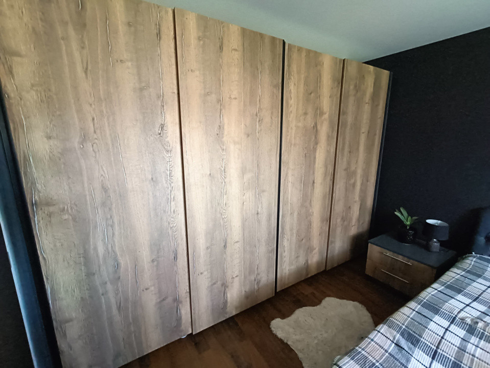 Apartament 3 camere – mobilat, utilat, modern, parter înalt – loc parcare inclus