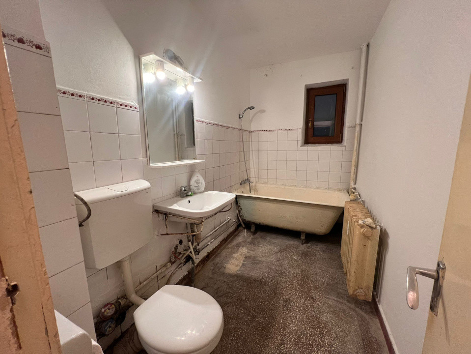 Apartament 3 camere, semidecomandat, 56.60 mp, cartier Brazda lui Novac