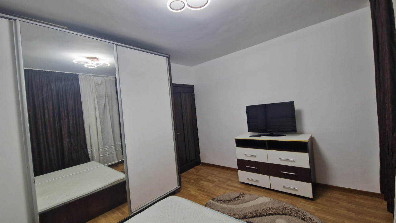 Apartament 3 camere, decomandat, 80mp, Cornitoiu, zona Liceul George Bibescu