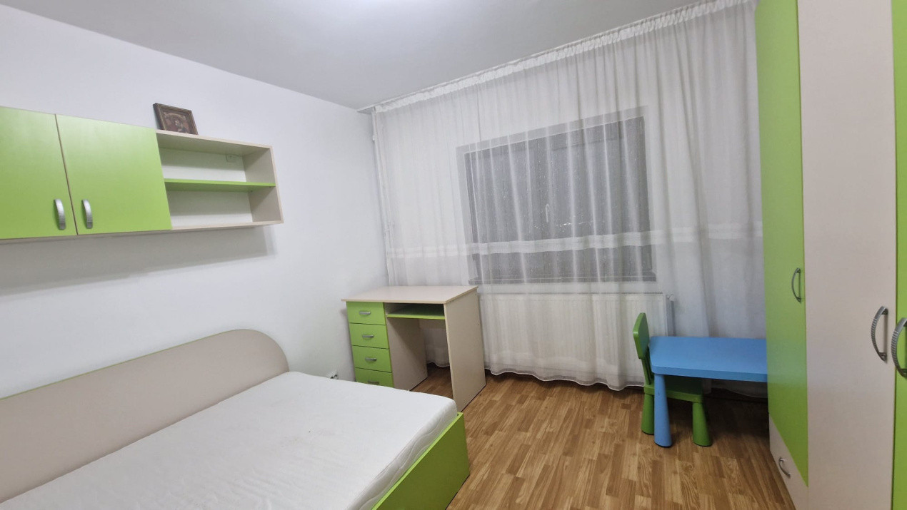 Apartament 3 camere, decomandat, 80mp, Cornitoiu, zona Liceul George Bibescu