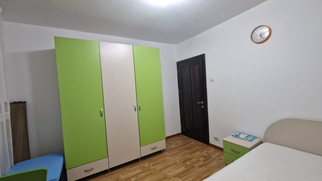 Apartament 3 camere, decomandat, 80mp, Cornitoiu, zona Liceul George Bibescu
