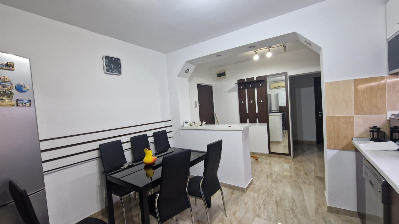 Apartament 3 camere, decomandat, 80mp, Cornitoiu, zona Liceul George Bibescu