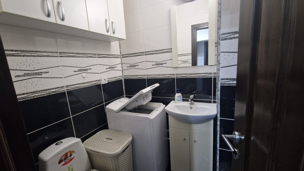 Apartament 3 camere, decomandat, 80mp, Cornitoiu, zona Liceul George Bibescu