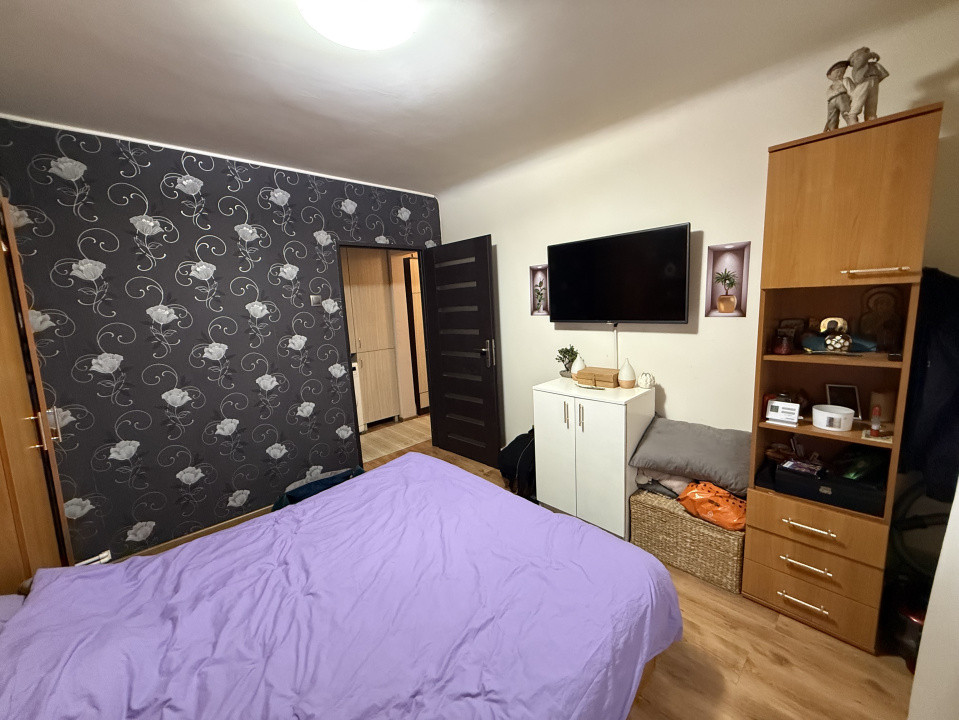 Apartament 3 camere, decomandat, 66.8 mp, Craiovita Noua, zona Niela 