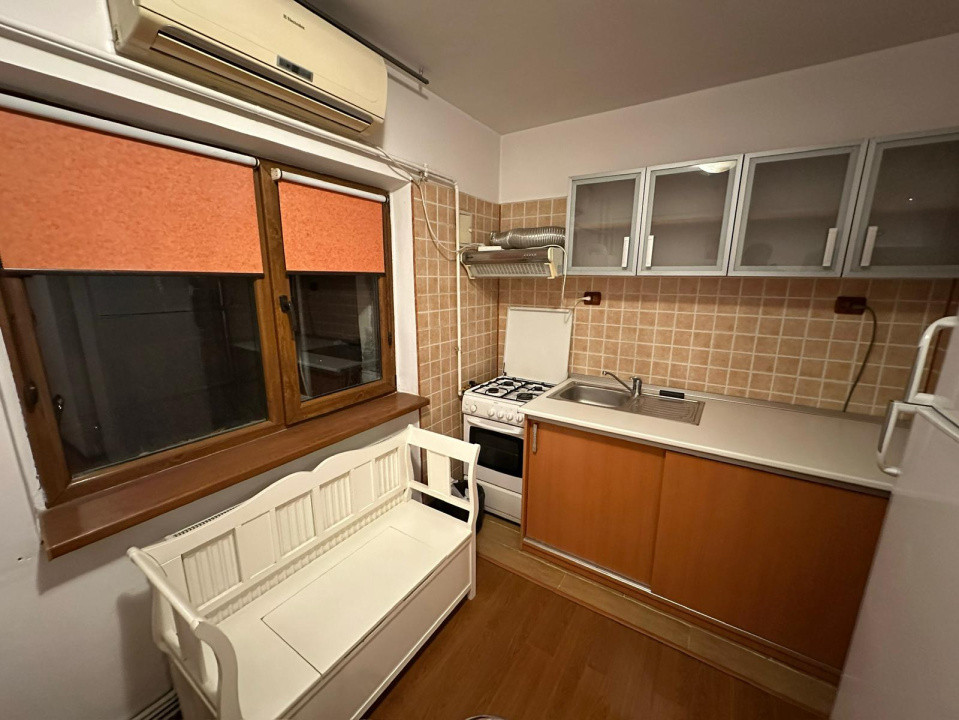 Garsoniera 40 mp, semidecomandata, Cartier Brazda lui Novac, Zona Marie Louise