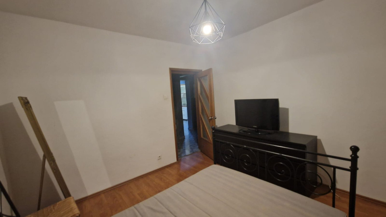 Apartament 3 camere, decomandat, 70mp, Calea Bucuresti, zona Electroputere