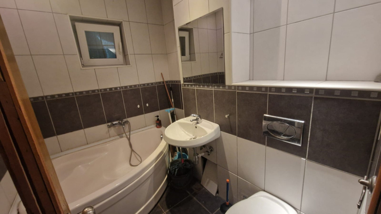 Apartament 3 camere, decomandat, 70mp, Calea Bucuresti, zona Electroputere