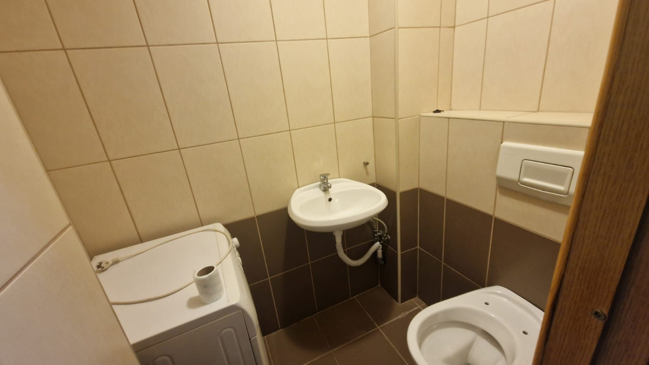 Apartament 3 camere, decomandat, 70mp, Calea Bucuresti, zona Electroputere