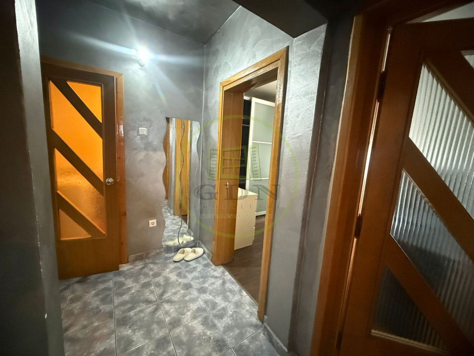 Apartament 3 camere, decomandat, 70mp, Calea Bucuresti, zona Electroputere