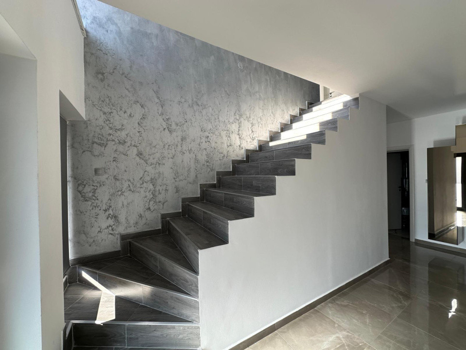 Casa P+M, 1000 mp teren, 178,97 mp, Carcea