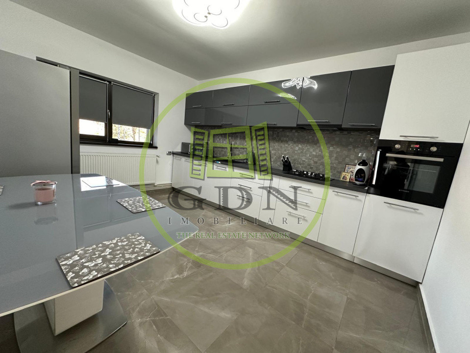 Casa P+M, 1000 mp teren, 178,97 mp, Carcea