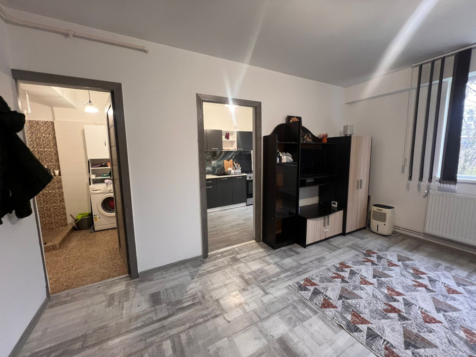 Garsoniera semidecomandata, 31,1 mp, cartier Cornitoiu, zona Liceul Bibescu