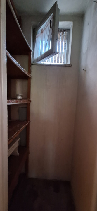 Apartament 2 camere, decomandat, Rogerius, Str. Iza.