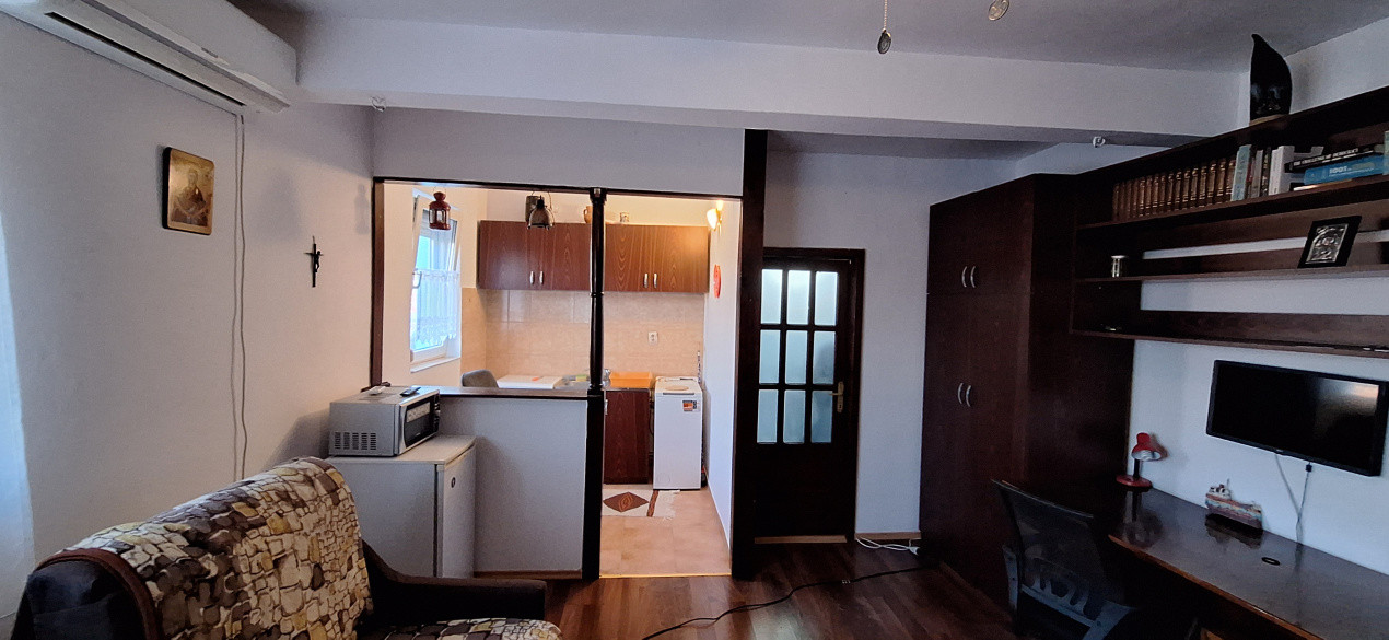 Garsonieră, Str Corneliu Coposu, Rogerius