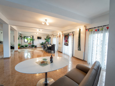 Oportunitate de investiție |  7 camere - 333 mp utili | Cristian 