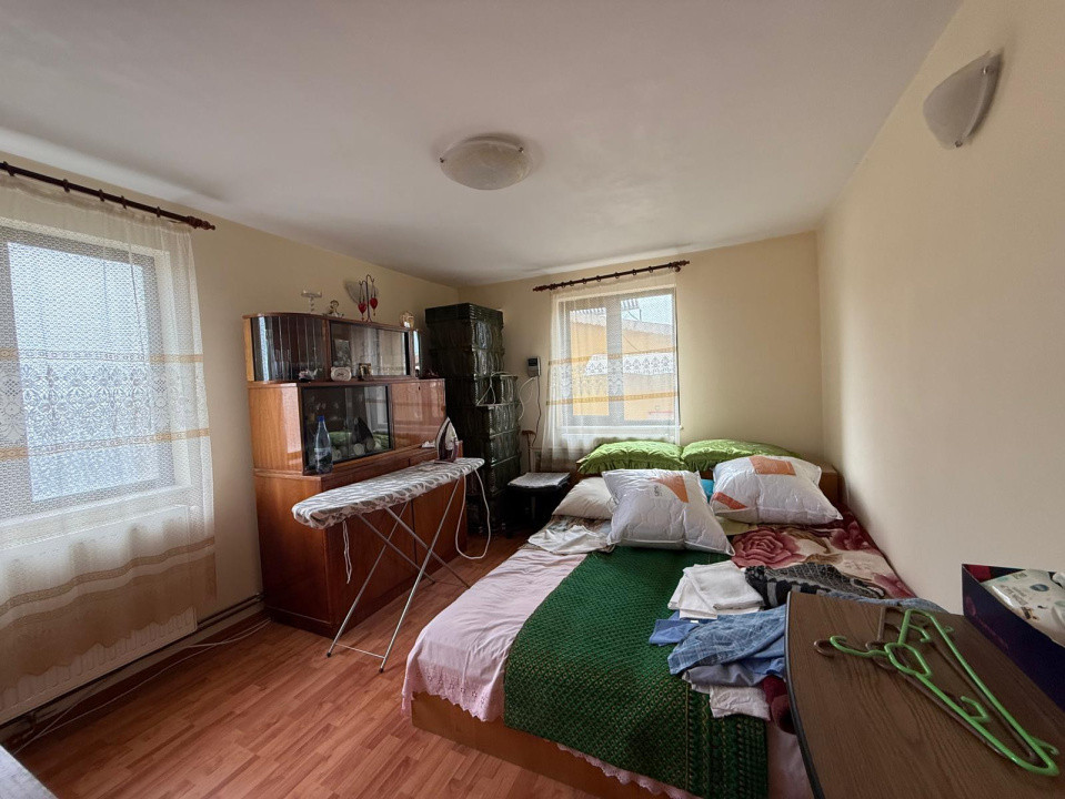 Casa P+M, 632 MP teren, 143 MP utili , Carcea