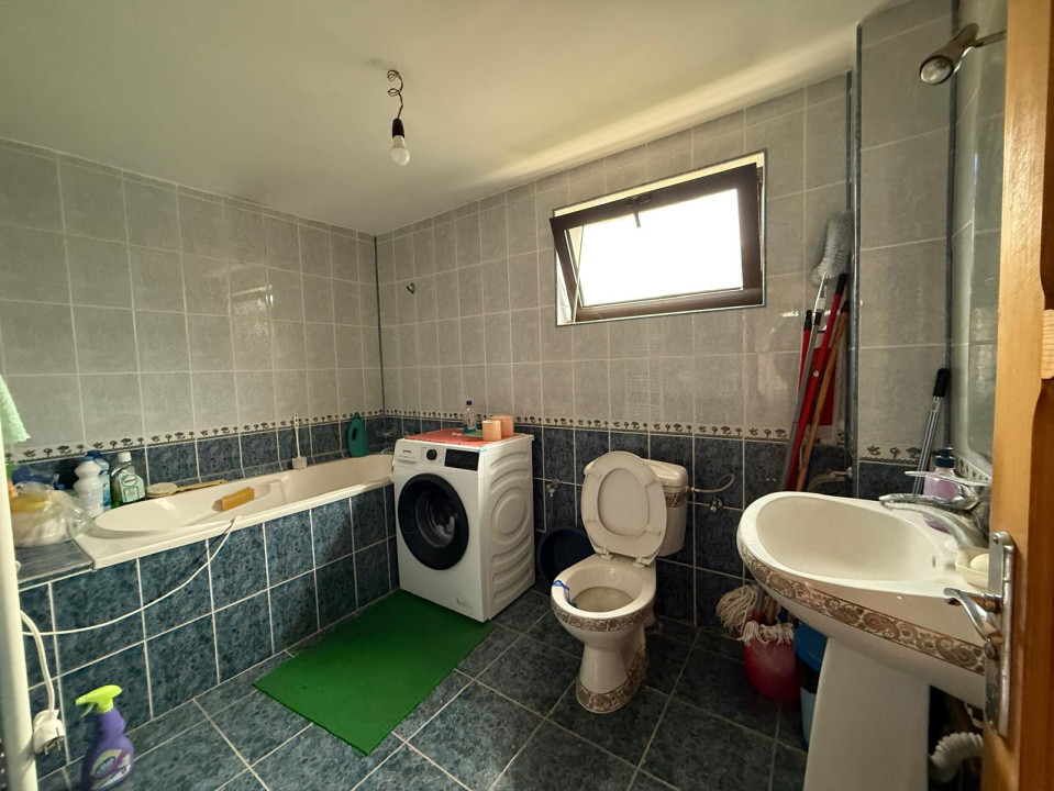 Casa P+M, 632 MP teren, 143 MP utili , Carcea