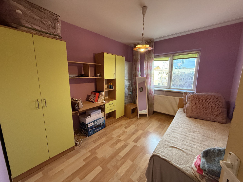 Apartament 3 camere, decomandat, 71.88 mp, cartier 1 Mai, zona Scoala 36