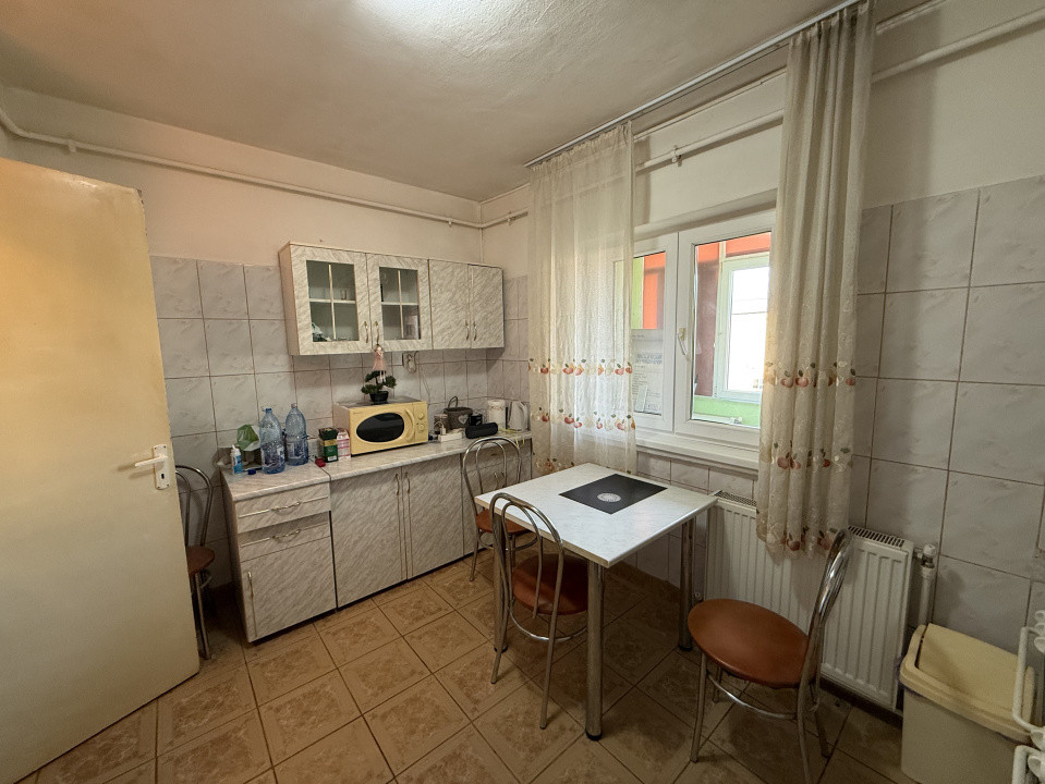 Apartament 3 camere, decomandat, 71.88 mp, cartier 1 Mai, zona Scoala 36