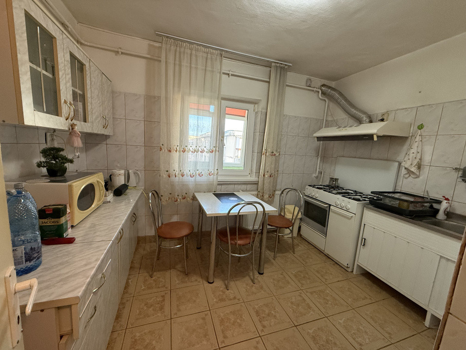 Apartament 3 camere, decomandat, 71.88 mp, cartier 1 Mai, zona Scoala 36