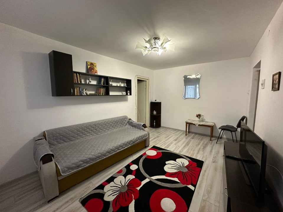 Apartament doua camere, 43mp, cartier Craiovita Noua, zona Niela