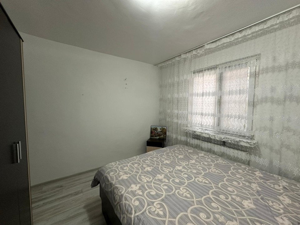 Apartament doua camere, 43mp, cartier Craiovita Noua, zona Niela