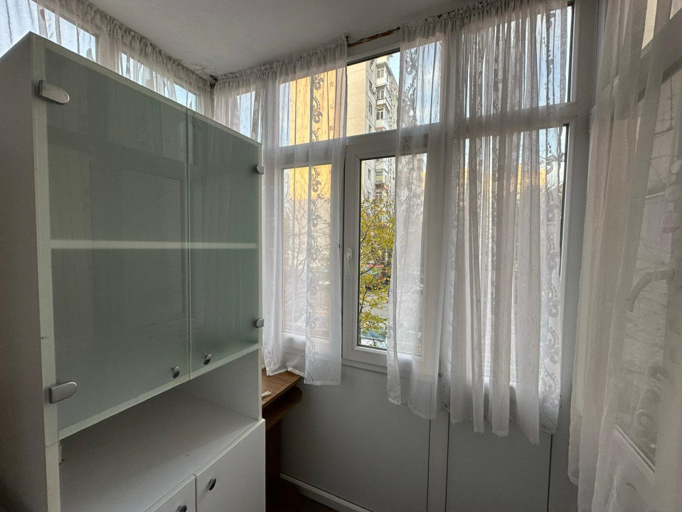 Apartament doua camere, 43mp, cartier Craiovita Noua, zona Niela