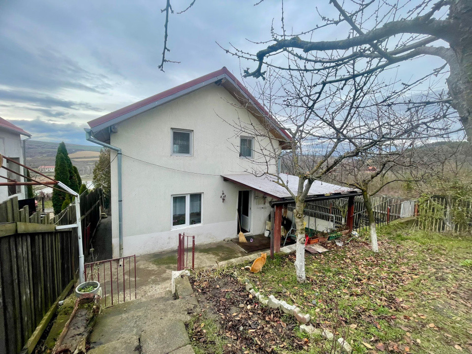 Oportunitate! Casă de vânzare 95 mp.+ 556 mp teren, Câmpenești