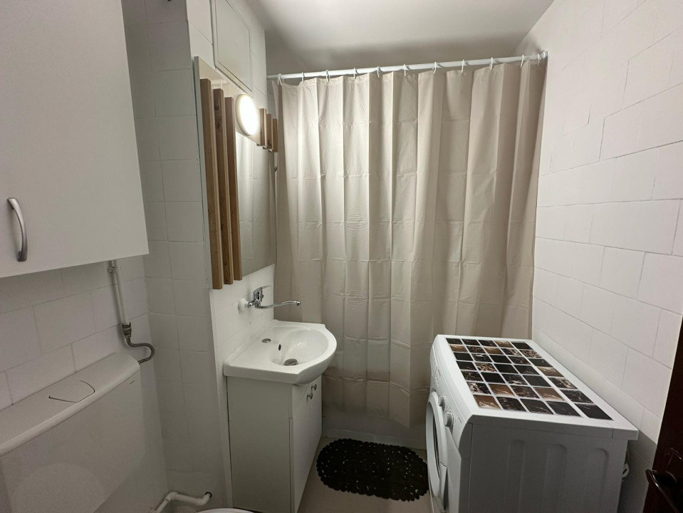 Apartament doua camere, 54mp, cartier 1 Mai, zona Sala Polivalenta 